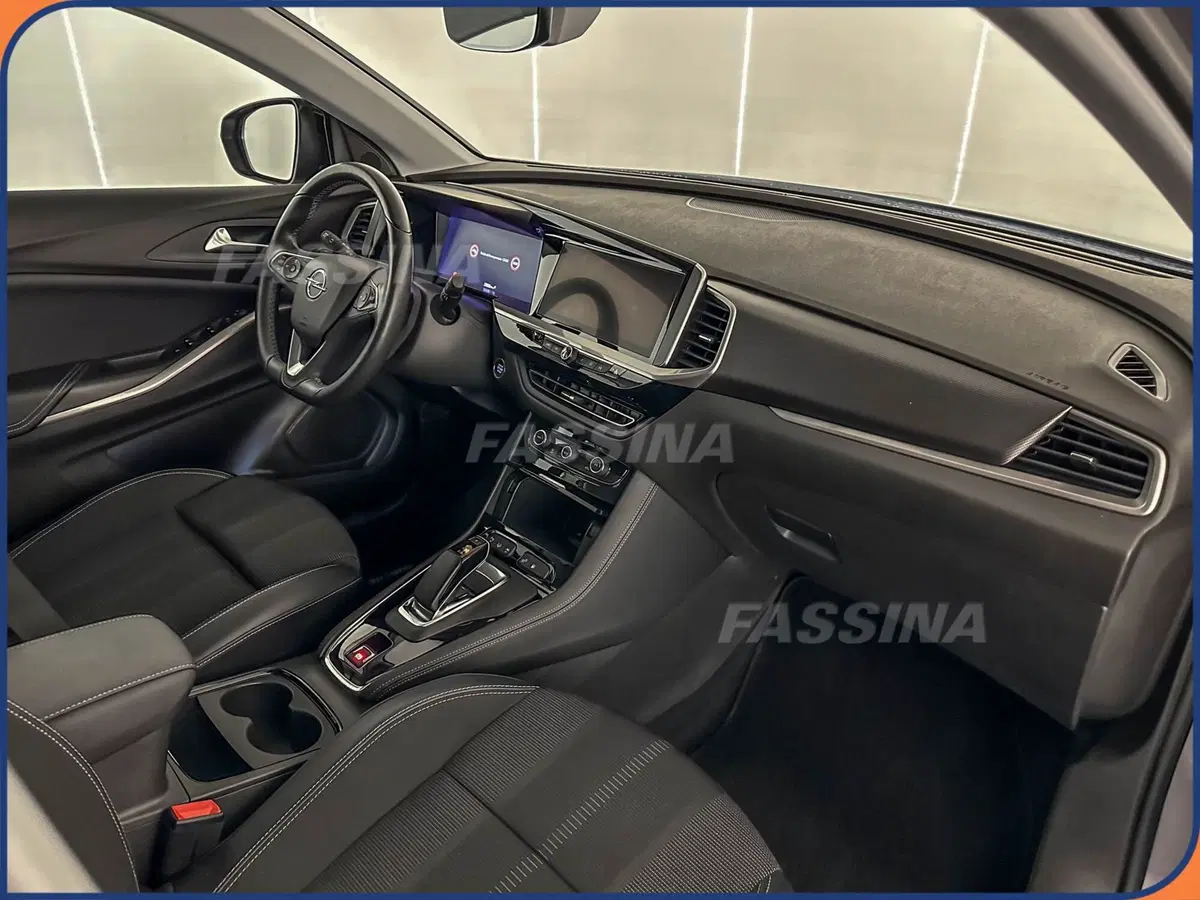 Opel Grandland X usata a Milano (13)
