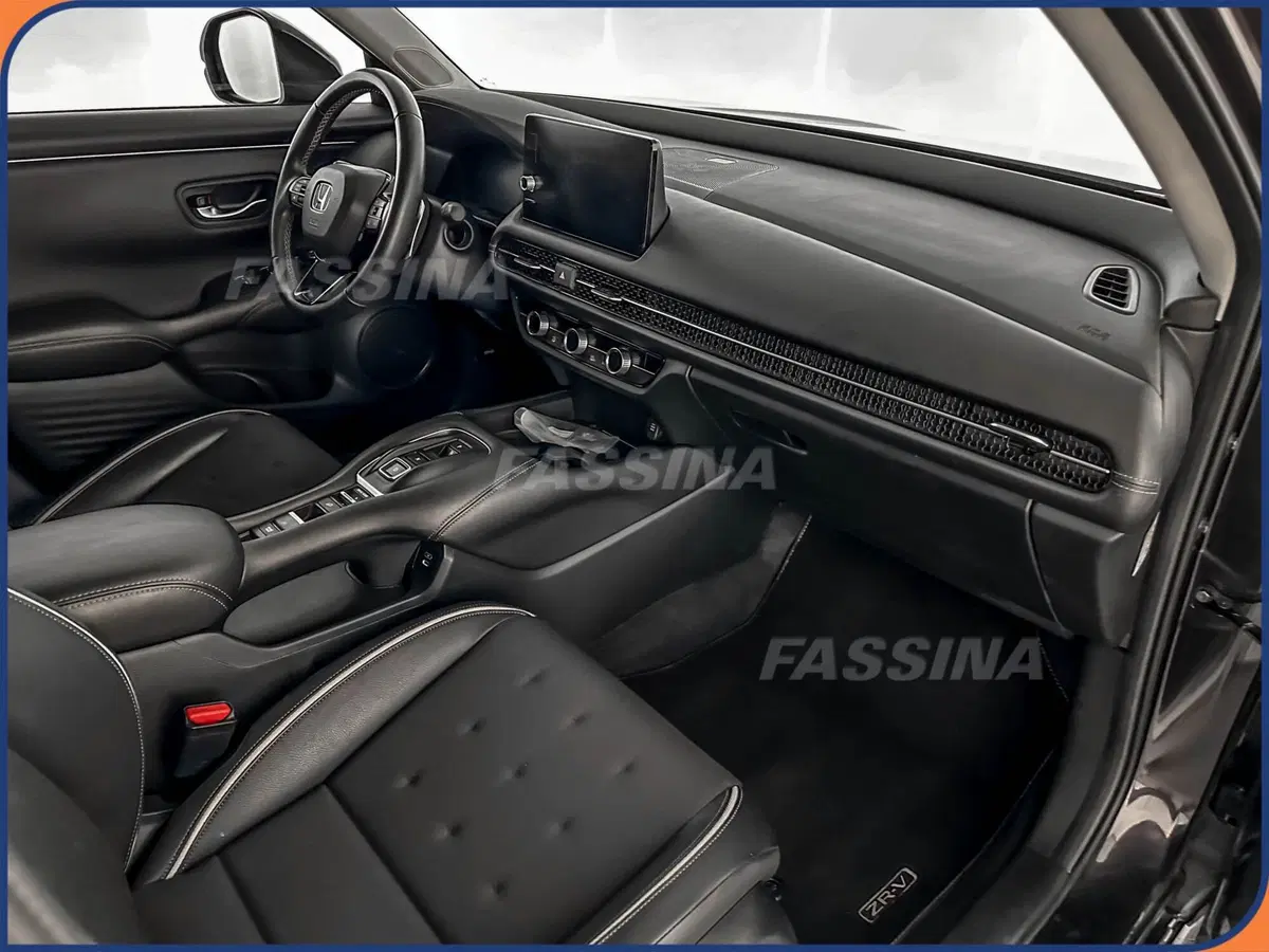 Honda ZR-V usata a Milano (13)