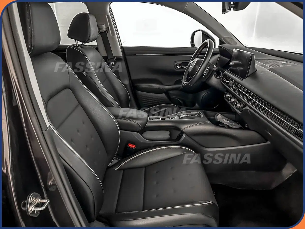 Honda ZR-V usata a Milano (14)