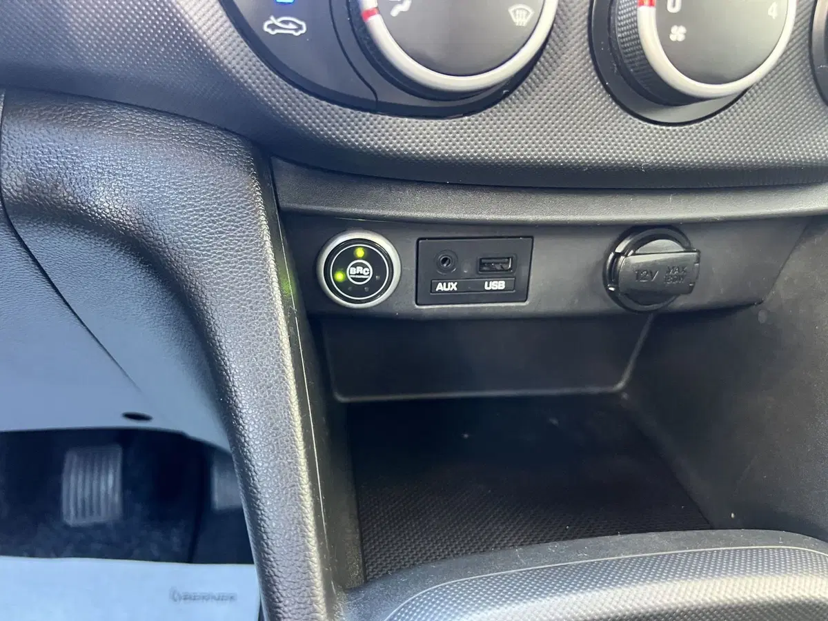Hyundai i10 usata a Chieti (14)