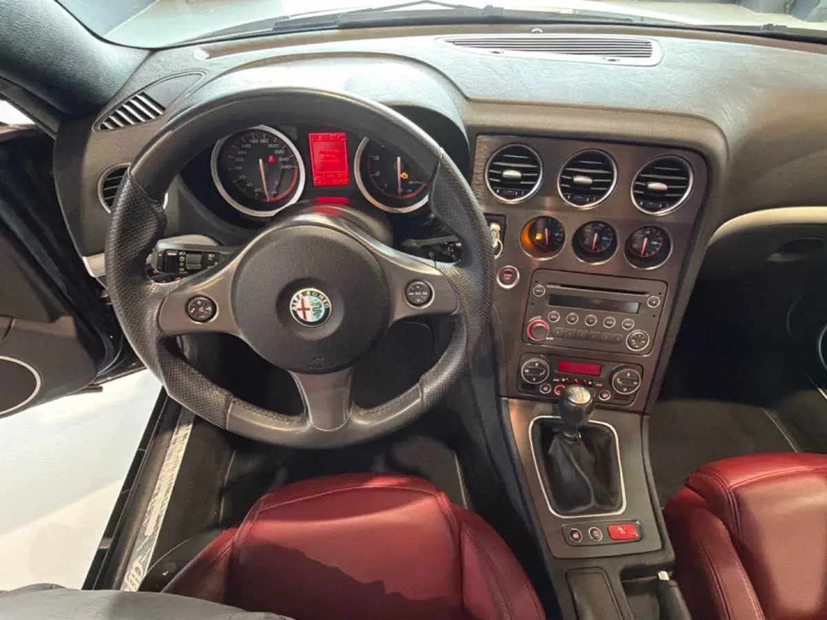 Alfa Romeo Spider usata a Vicenza (15)
