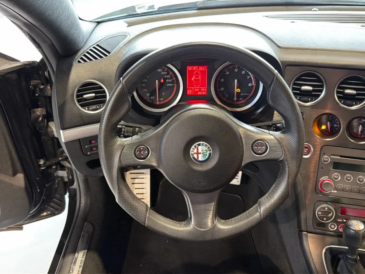 Alfa Romeo Spider usata a Vicenza (16)