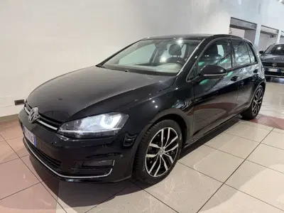 Volkswagen Golf 1.6 TDI 110 CV 5p. Highline BlueMotion Technology del 2017 usata a Genova