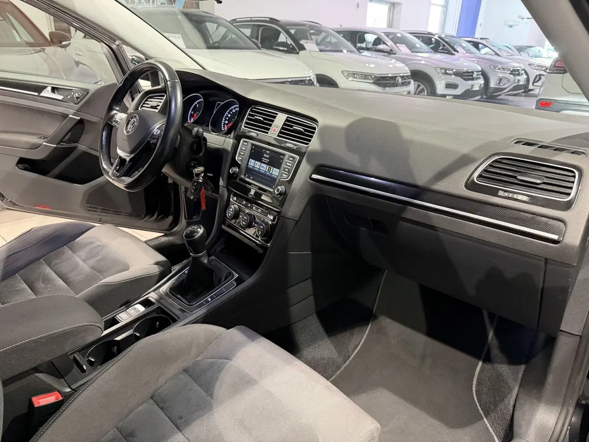 Volkswagen Golf usata a Genova (11)