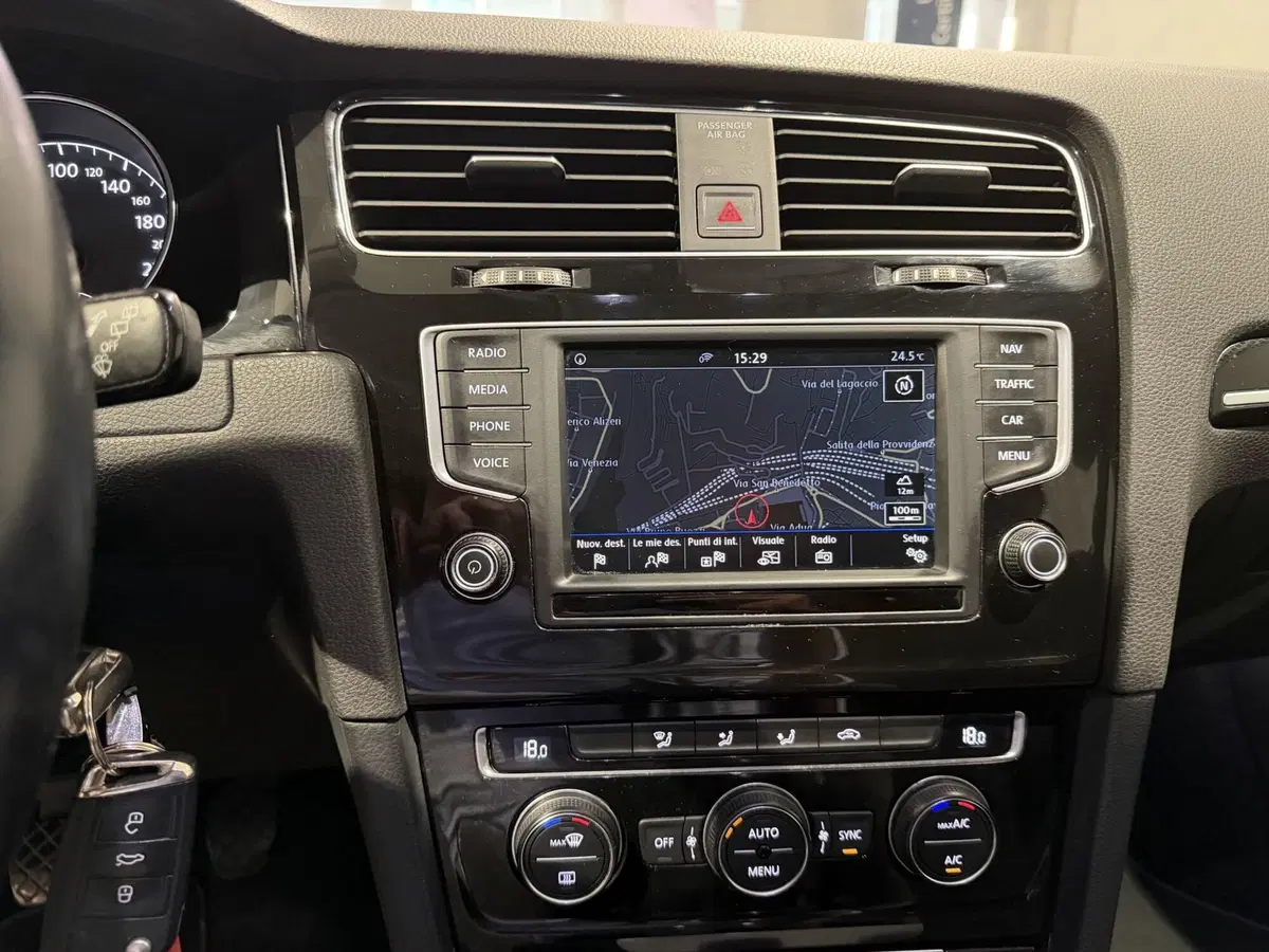 Volkswagen Golf usata a Genova (14)