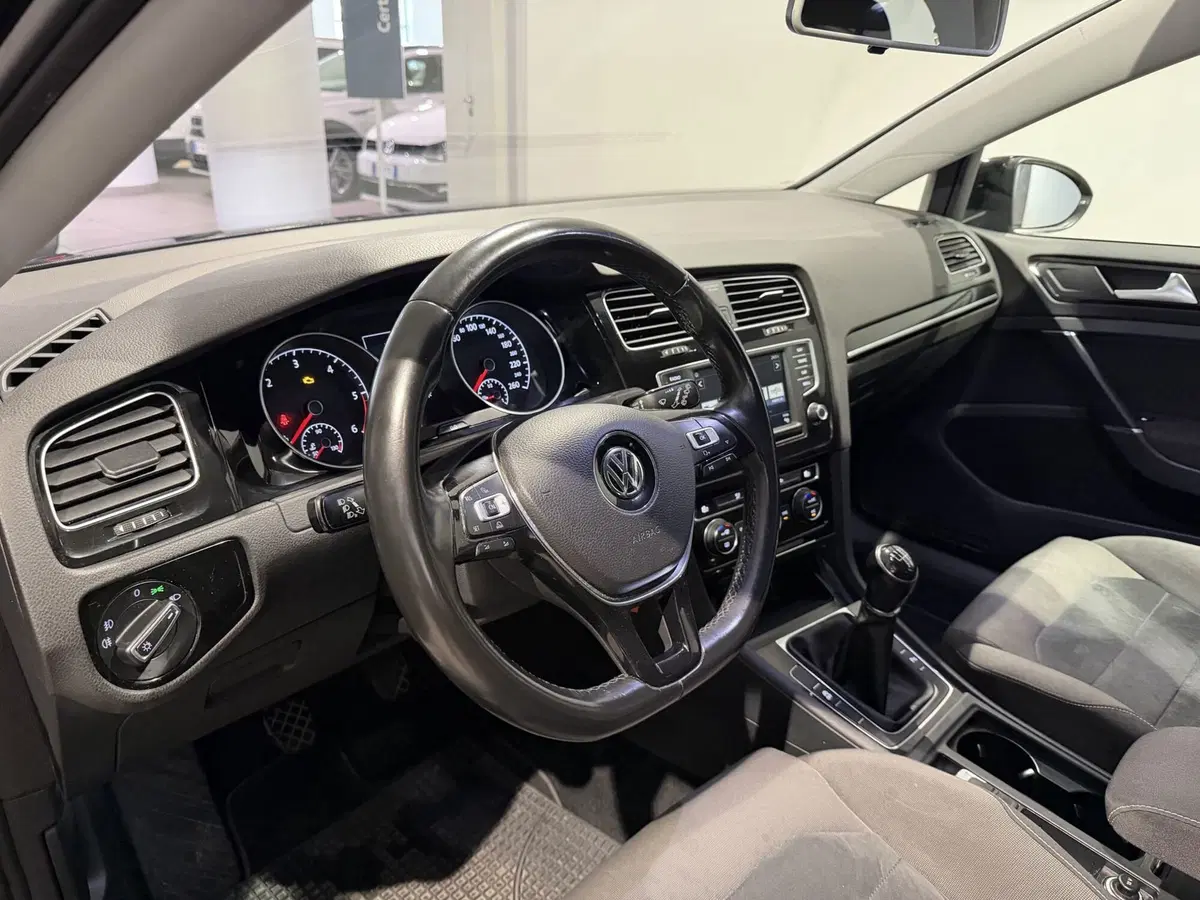 Volkswagen Golf usata a Genova (8)