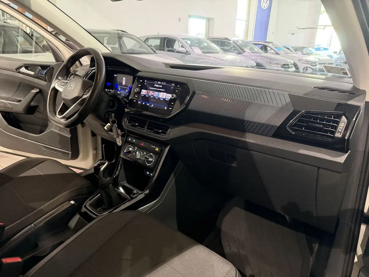 Volkswagen T-Cross usata a Genova (11)