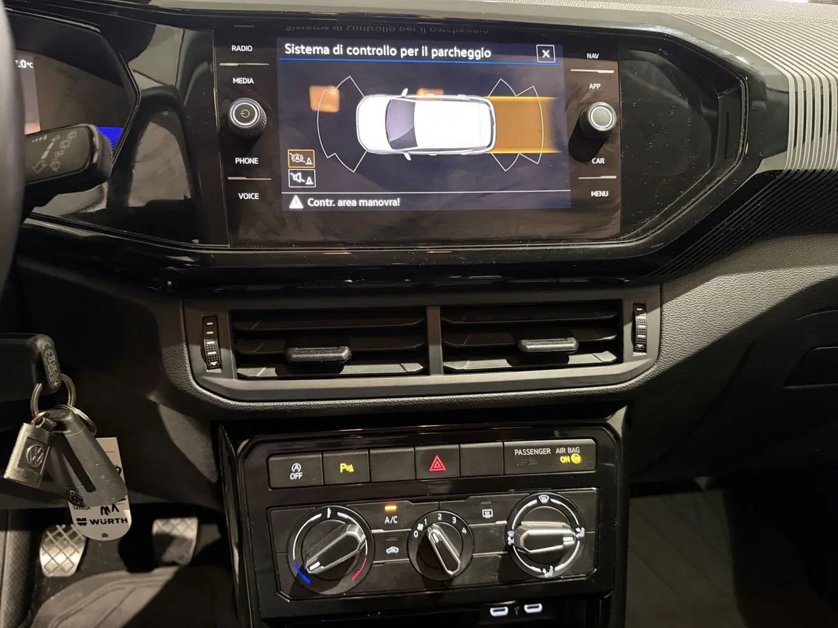 Volkswagen T-Cross usata a Genova (14)