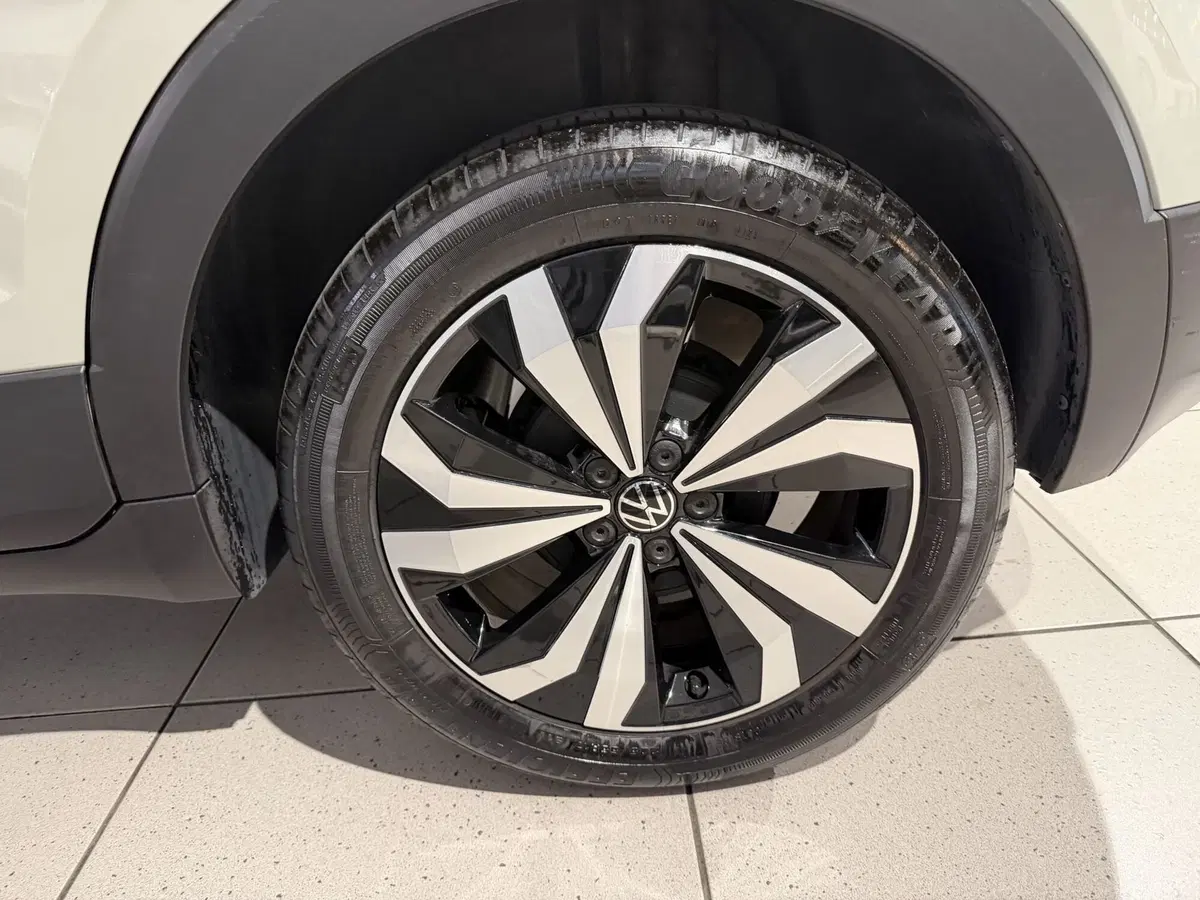 Volkswagen T-Cross usata a Genova (15)