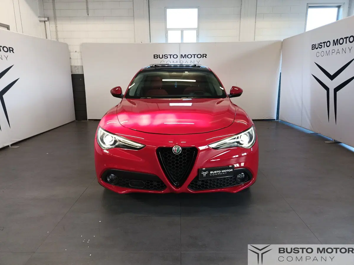 Alfa Romeo Stelvio usata a Varese (2)
