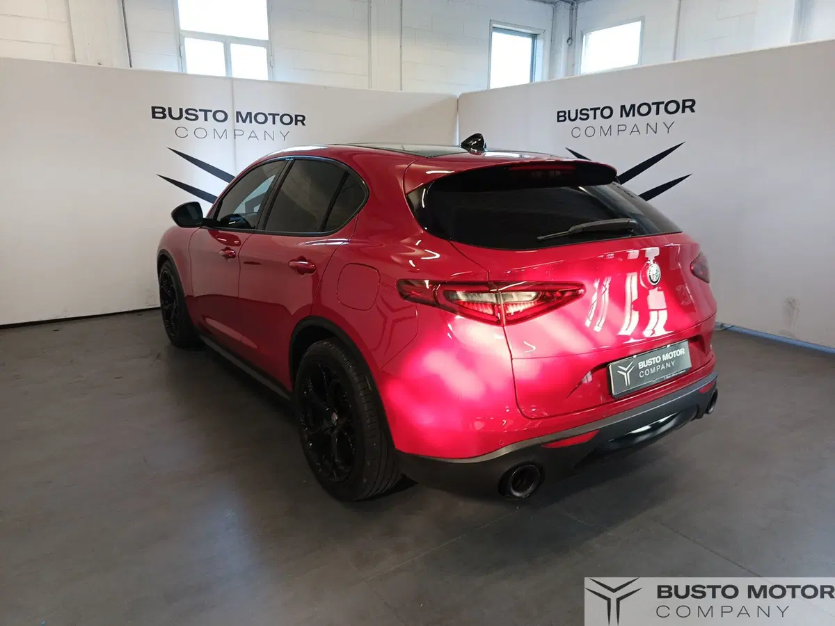 Alfa Romeo Stelvio usata a Varese (6)