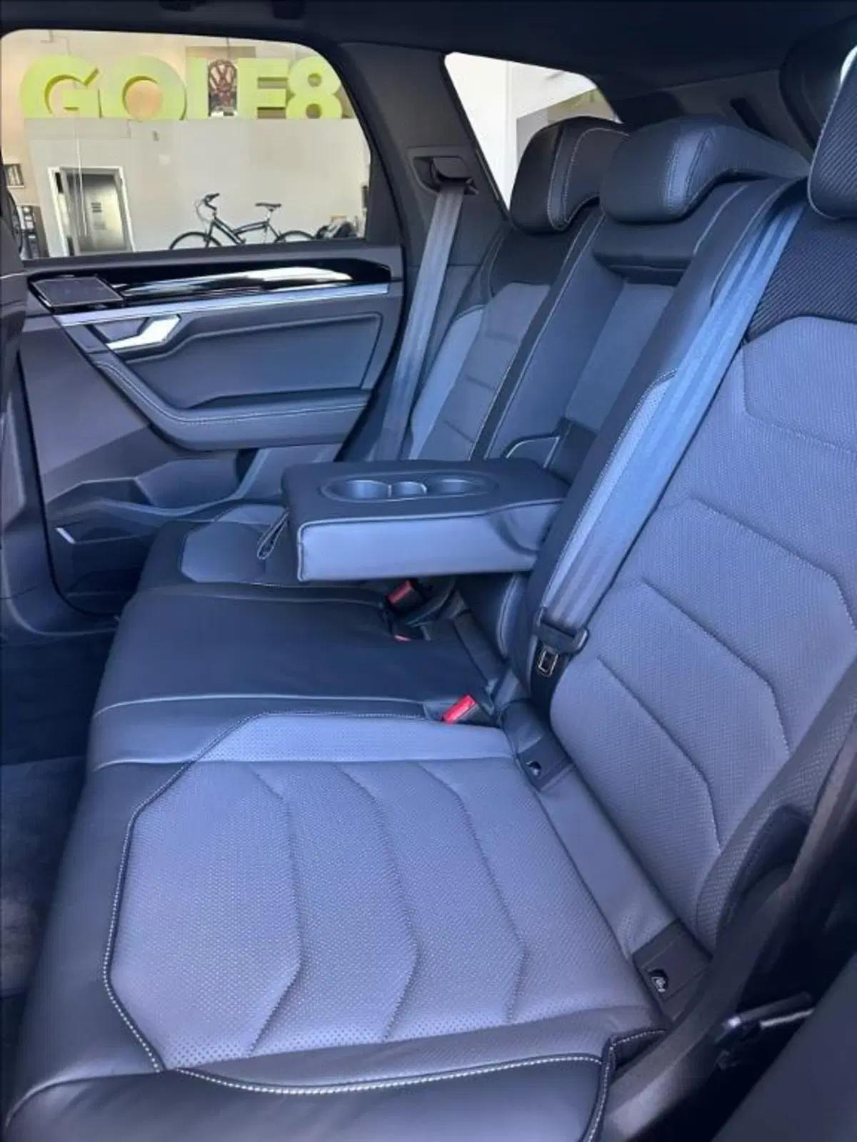 Volkswagen Touareg nuova a Lucca (11)