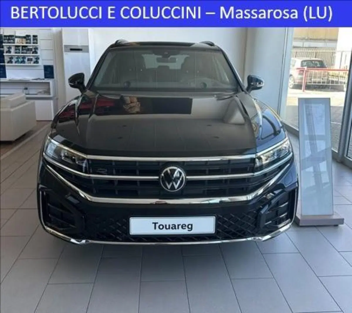 Volkswagen Touareg nuova a Lucca