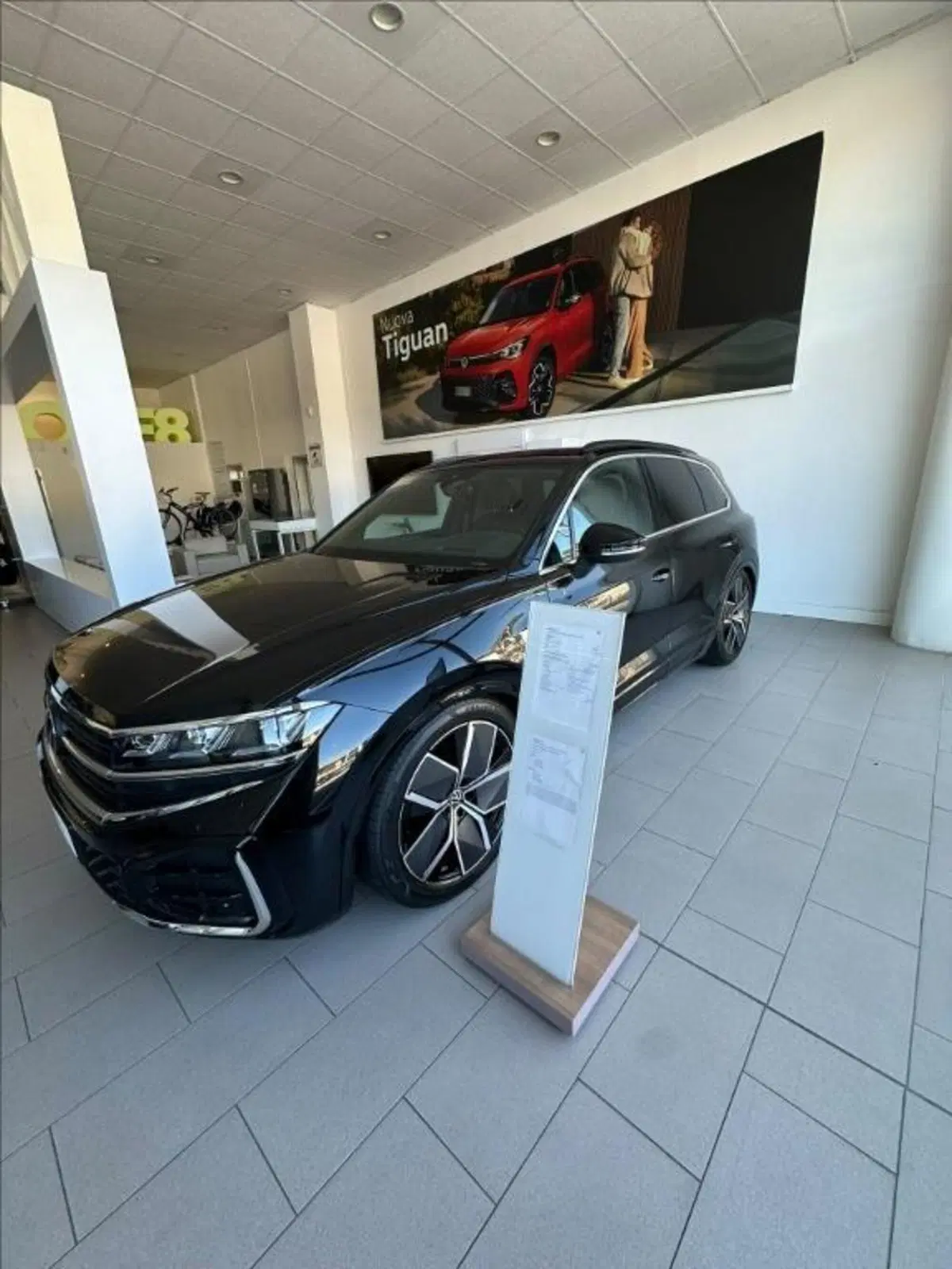 Volkswagen Touareg nuova a Lucca (4)