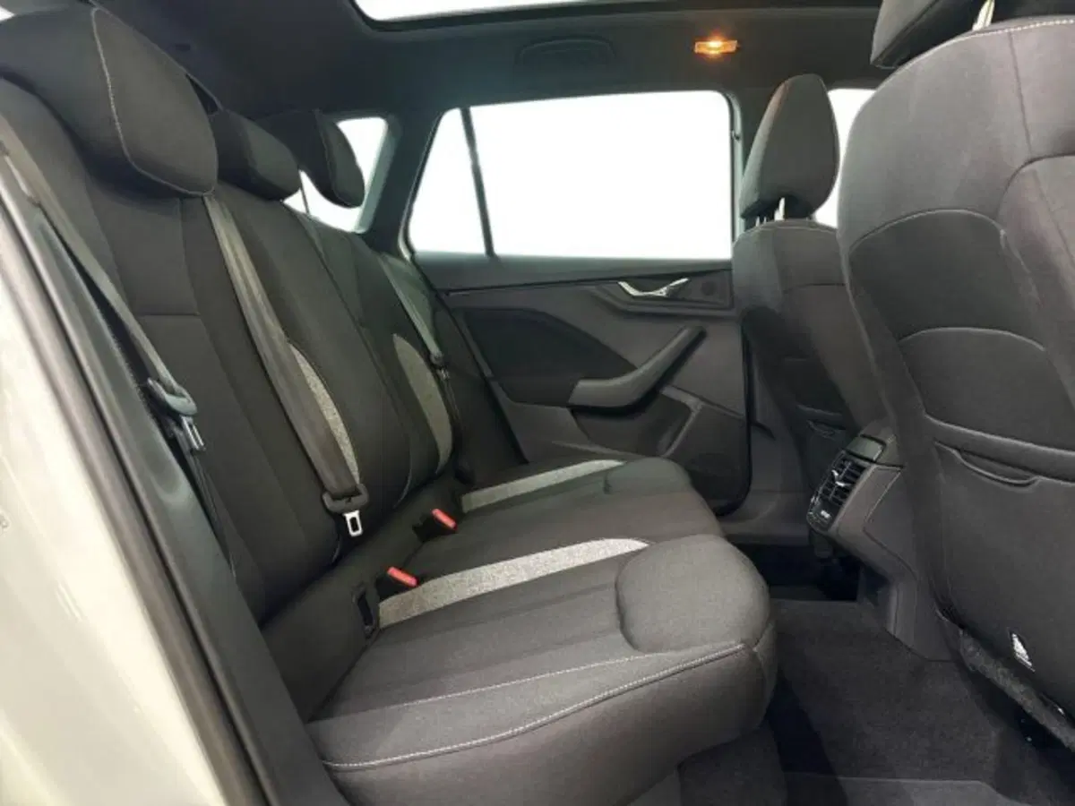 Skoda Kamiq nuova a Catania (11)
