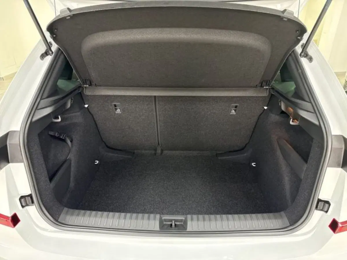 Skoda Kamiq nuova a Catania (12)