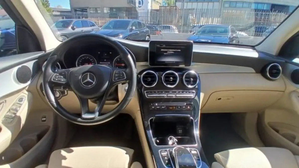 Mercedes-Benz GLC SUV nuova a Potenza (7)