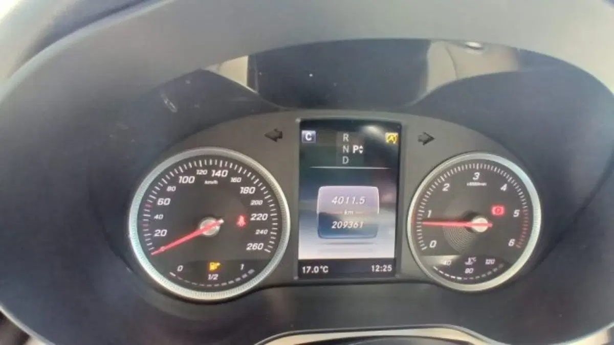 Mercedes-Benz GLC SUV nuova a Potenza (8)