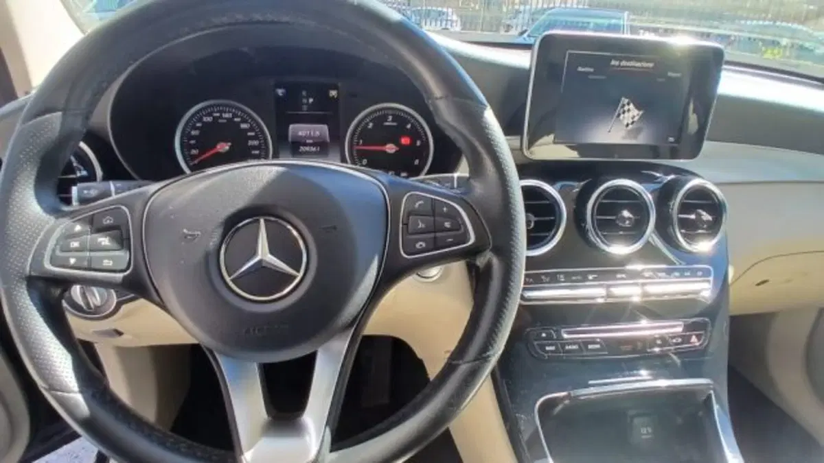 Mercedes-Benz GLC SUV nuova a Potenza (9)