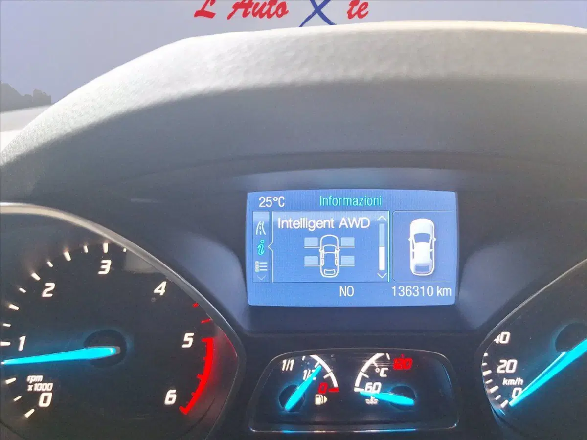 Ford Kuga usata a Milano (13)