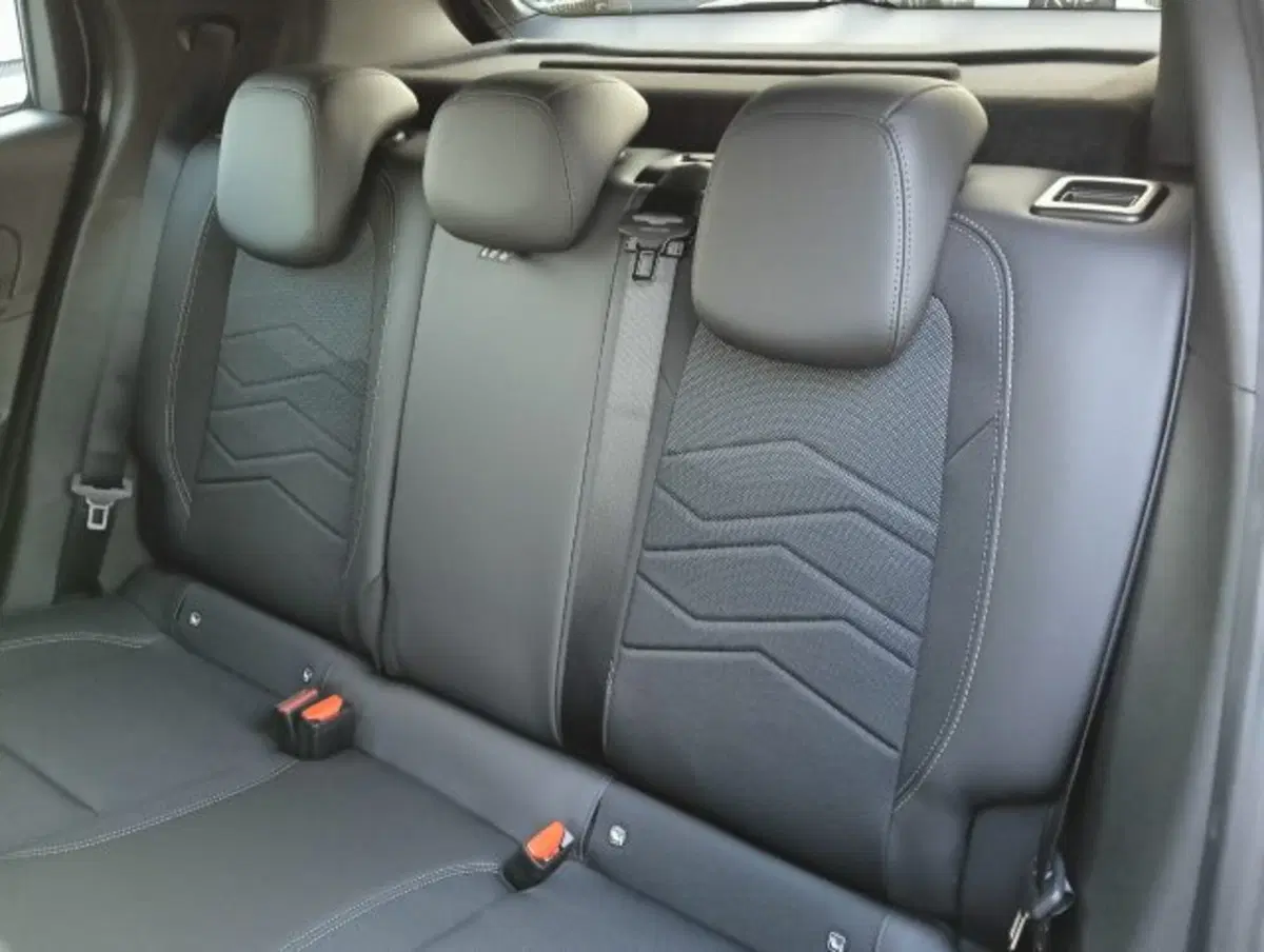 Jeep Avenger nuova a Brescia (10)