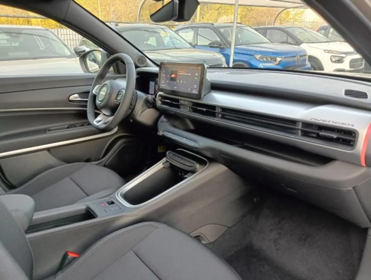 Jeep Avenger nuova a Brescia (20)