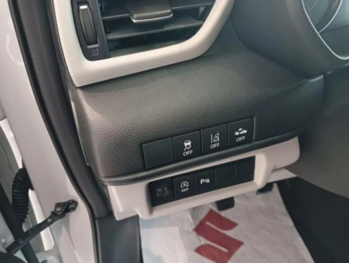 Suzuki Swift nuova a Milano (8)