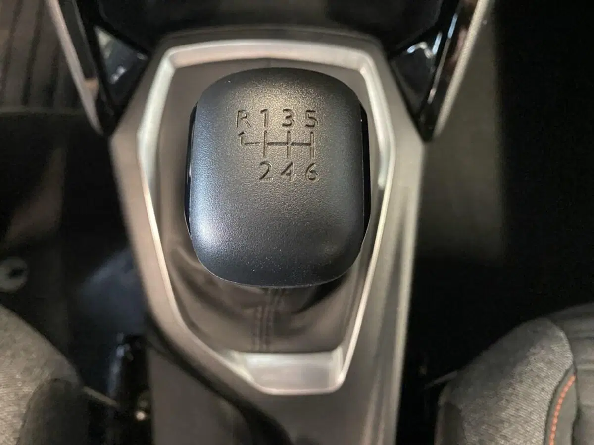Peugeot 208 usata a Torino (12)