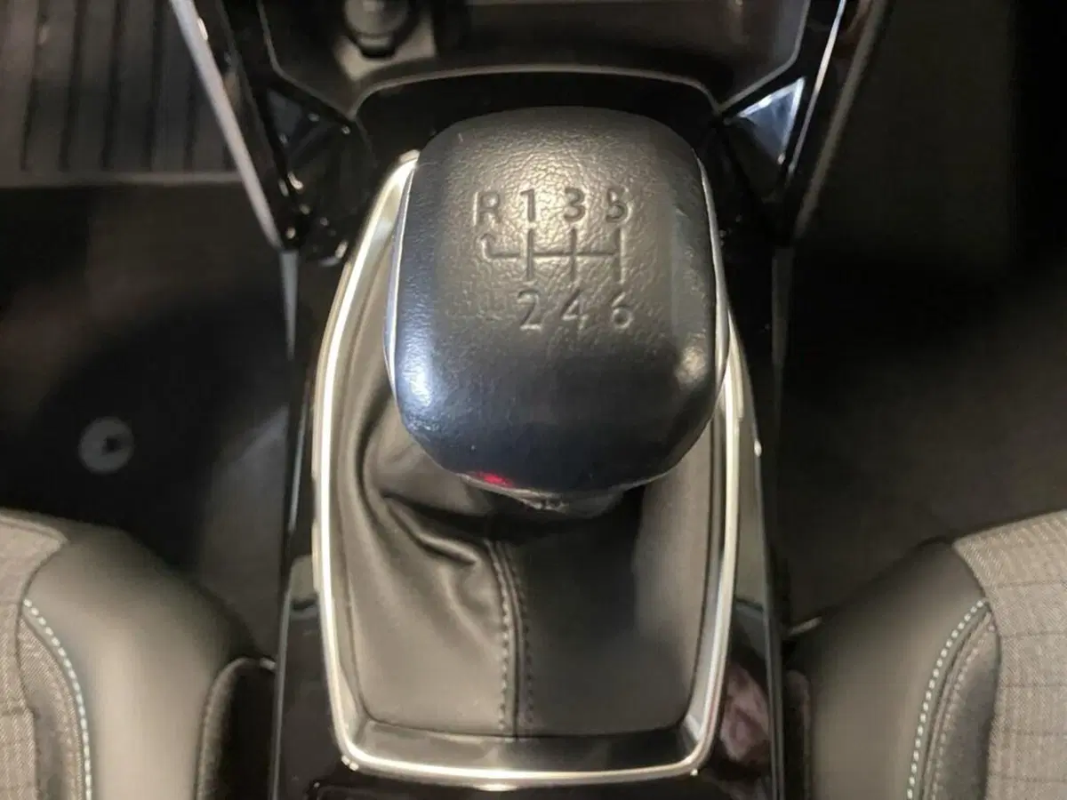 Peugeot 208 usata a Torino (12)