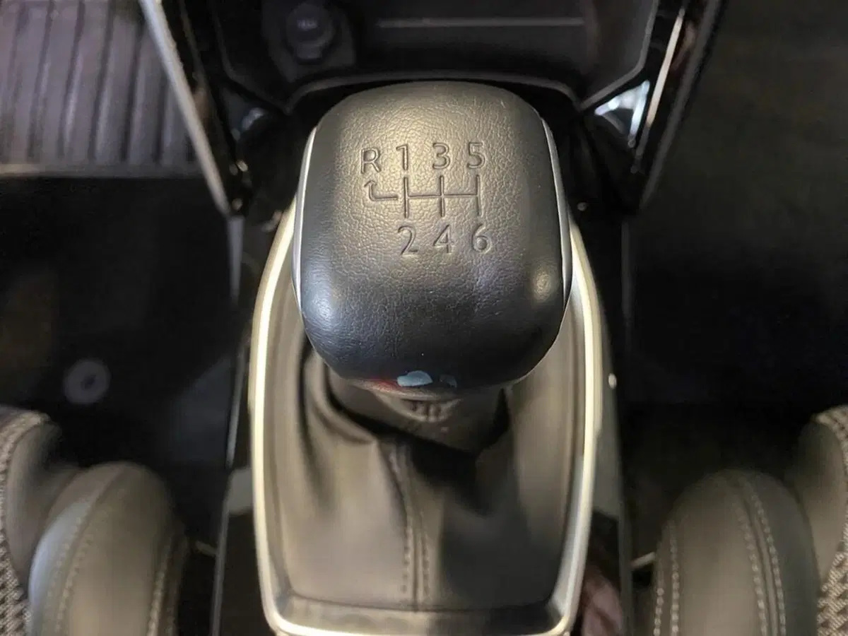 Peugeot 208 usata a Torino (12)