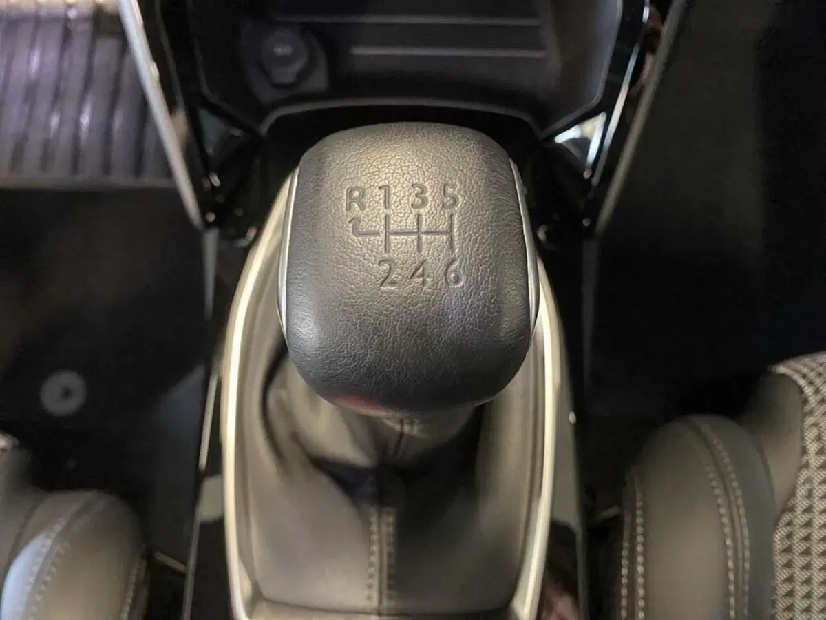Peugeot 208 usata a Torino (12)