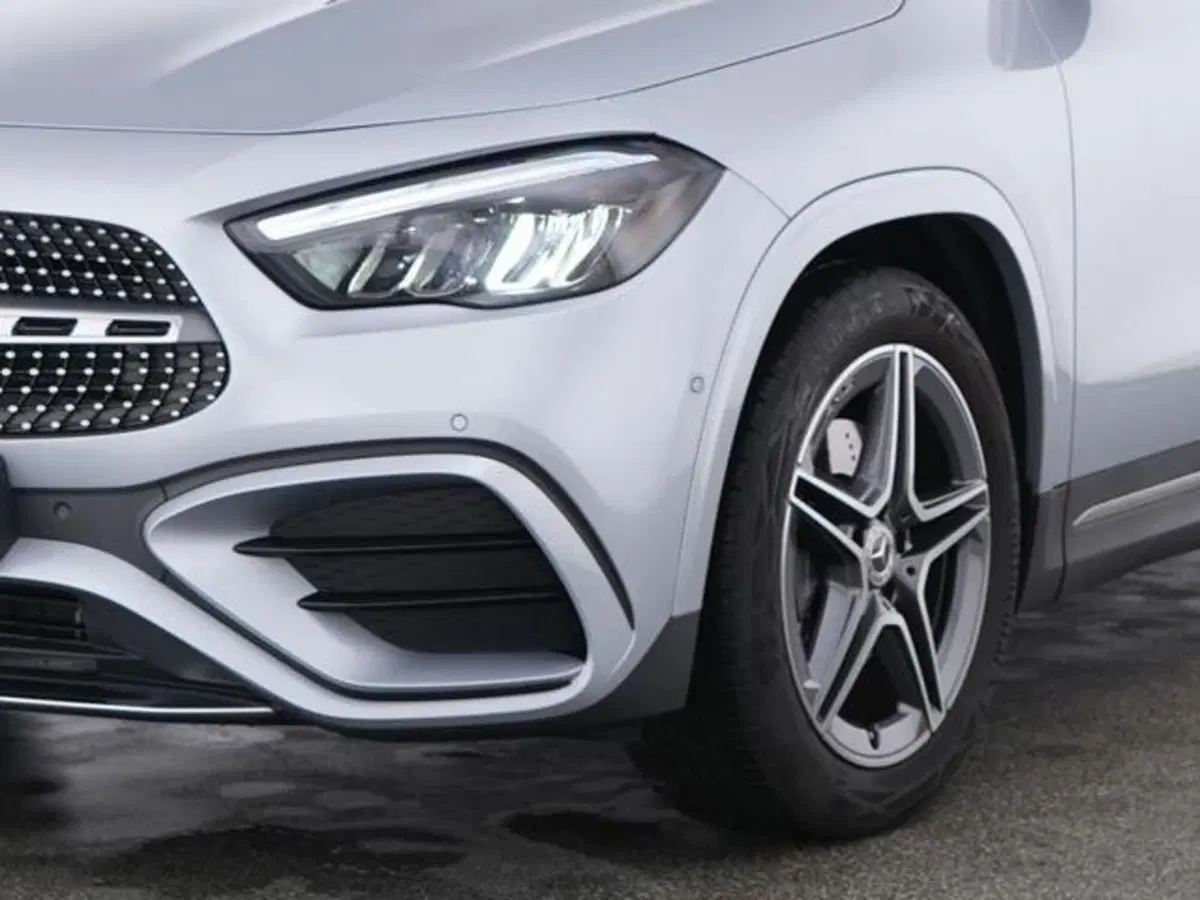 Mercedes-Benz GLA SUV usata a Milano (2)
