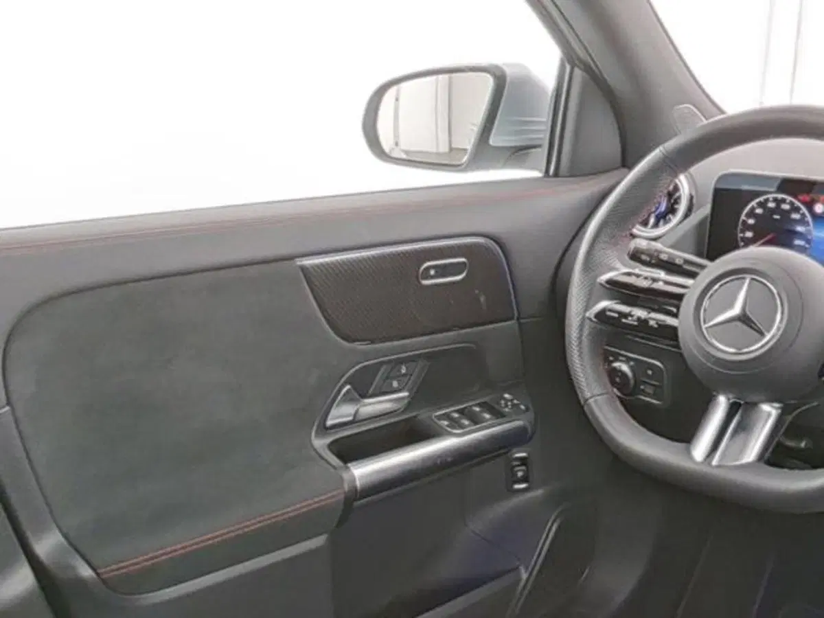 Mercedes-Benz GLA SUV usata a Milano (9)