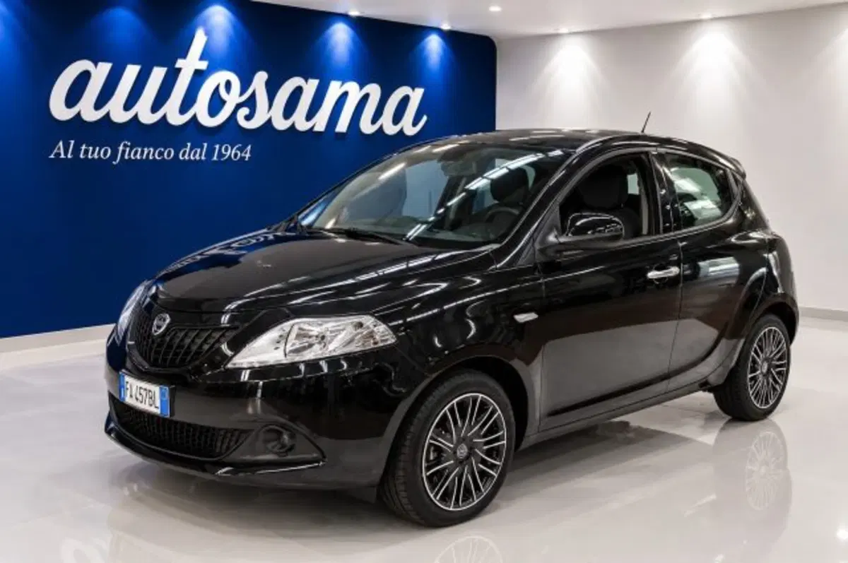 Lancia Ypsilon usata a Milano