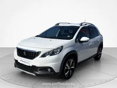 Peugeot 2008 120 EAT6 S&S Allure del 2019 usata a Civitanova Marche