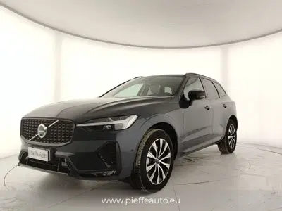 Volvo XC60 B5 AWD automatico Ultimate Dark del 2023 usata a Teramo