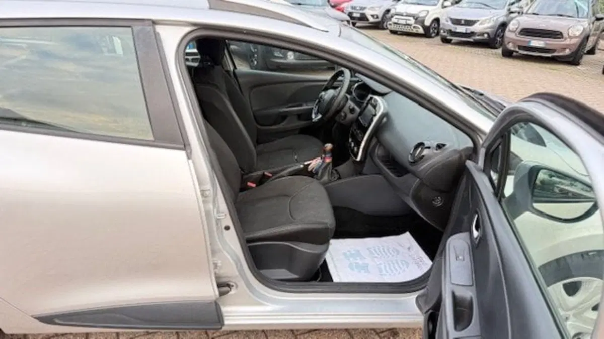 Renault Clio Sporter usata a Como (14)