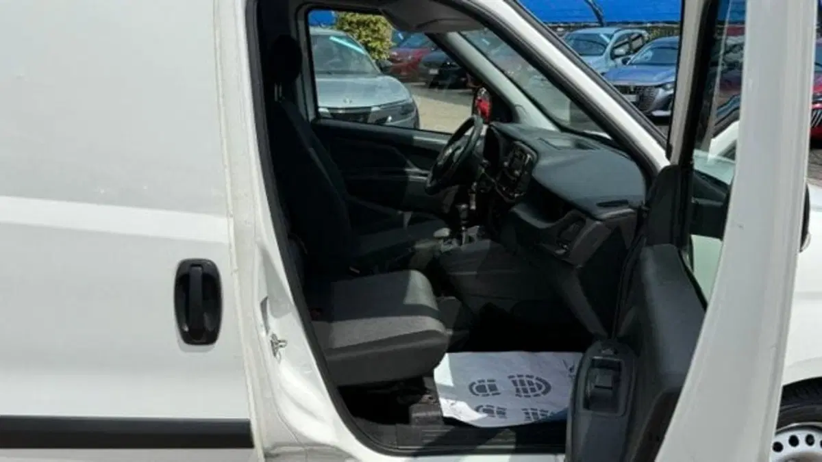 Fiat Doblò Furgone usata a Como (16)
