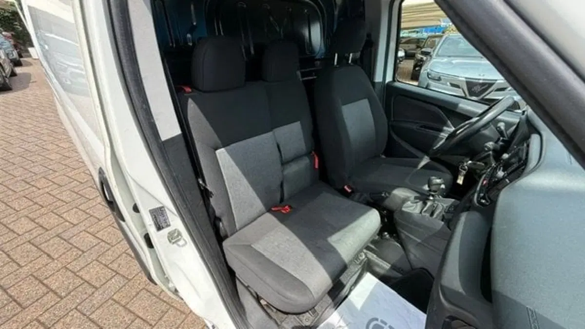 Fiat Doblò Furgone usata a Como (17)