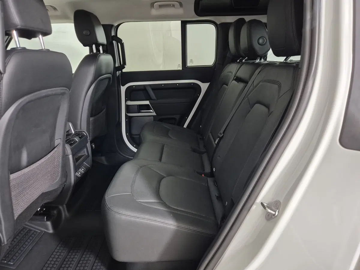 Land Rover Defender usata a Torino (5)