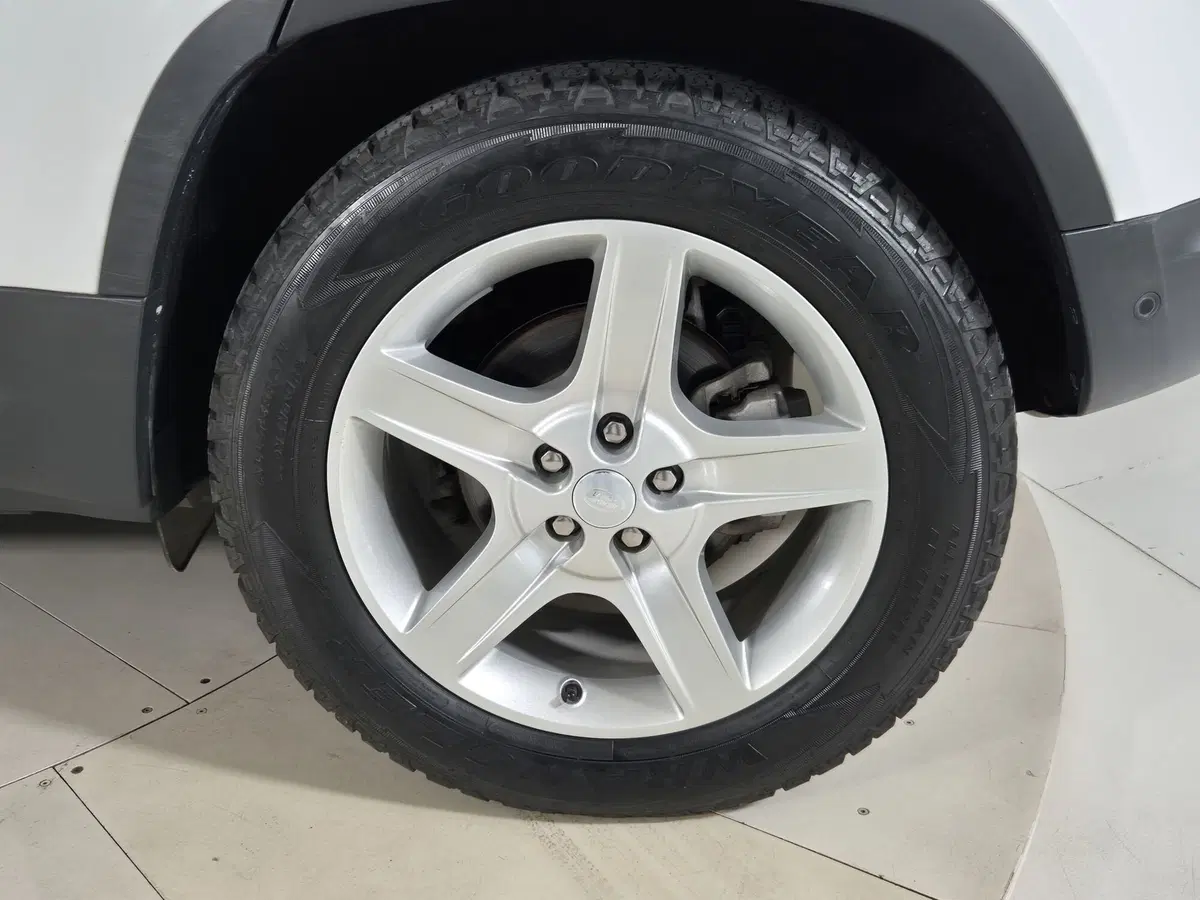 Land Rover Defender usata a Torino (9)