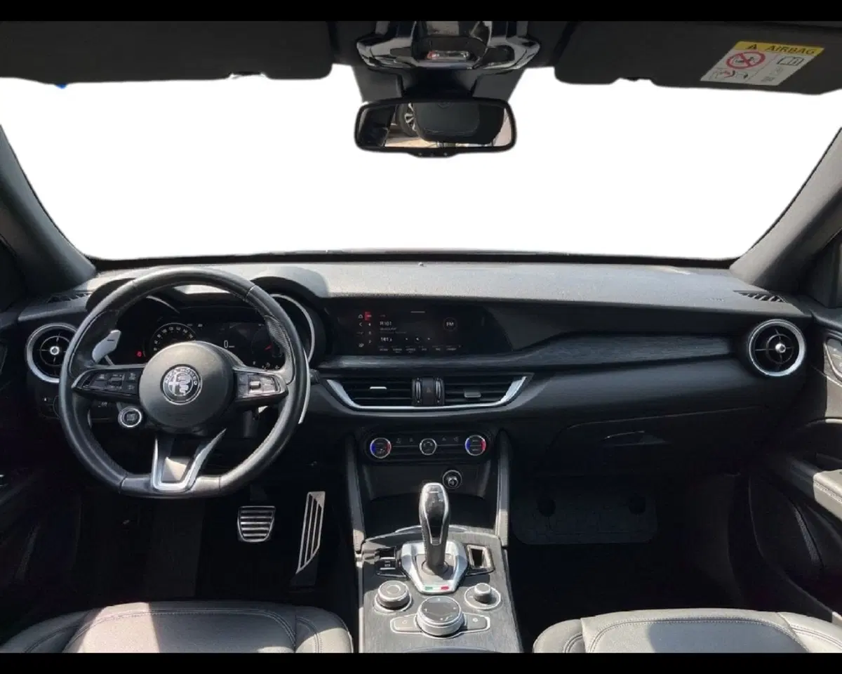 Alfa Romeo Stelvio usata a Torino (3)