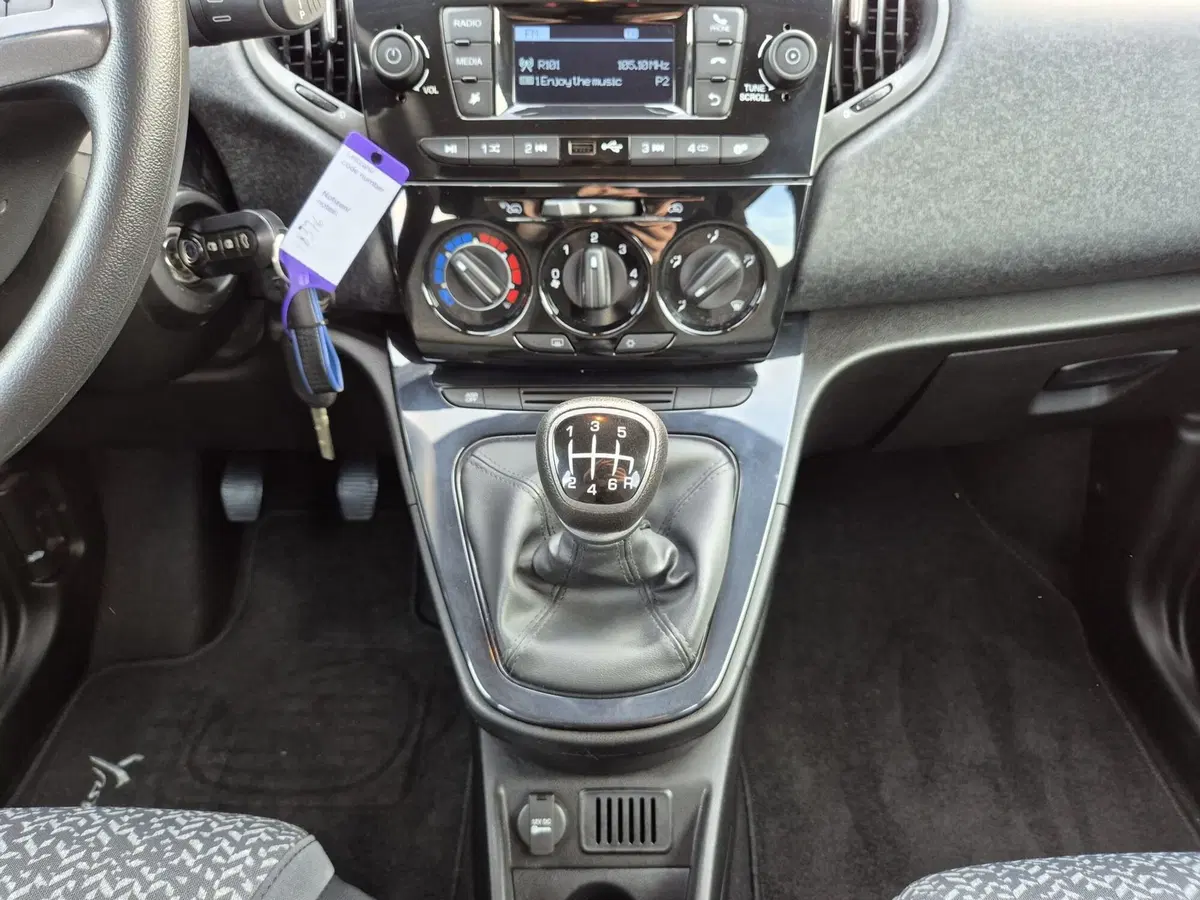 Lancia Ypsilon usata  (10)