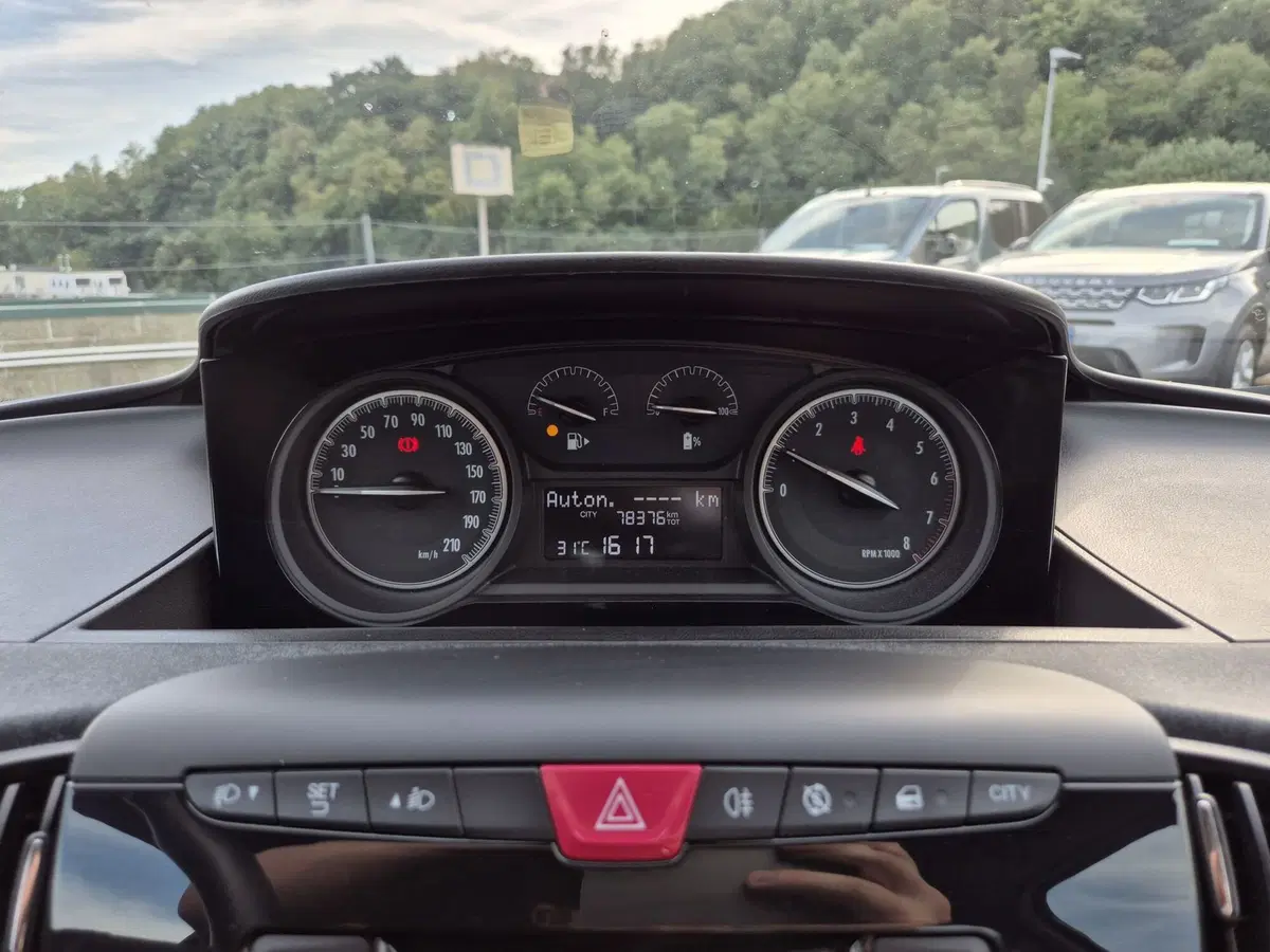 Lancia Ypsilon usata  (13)