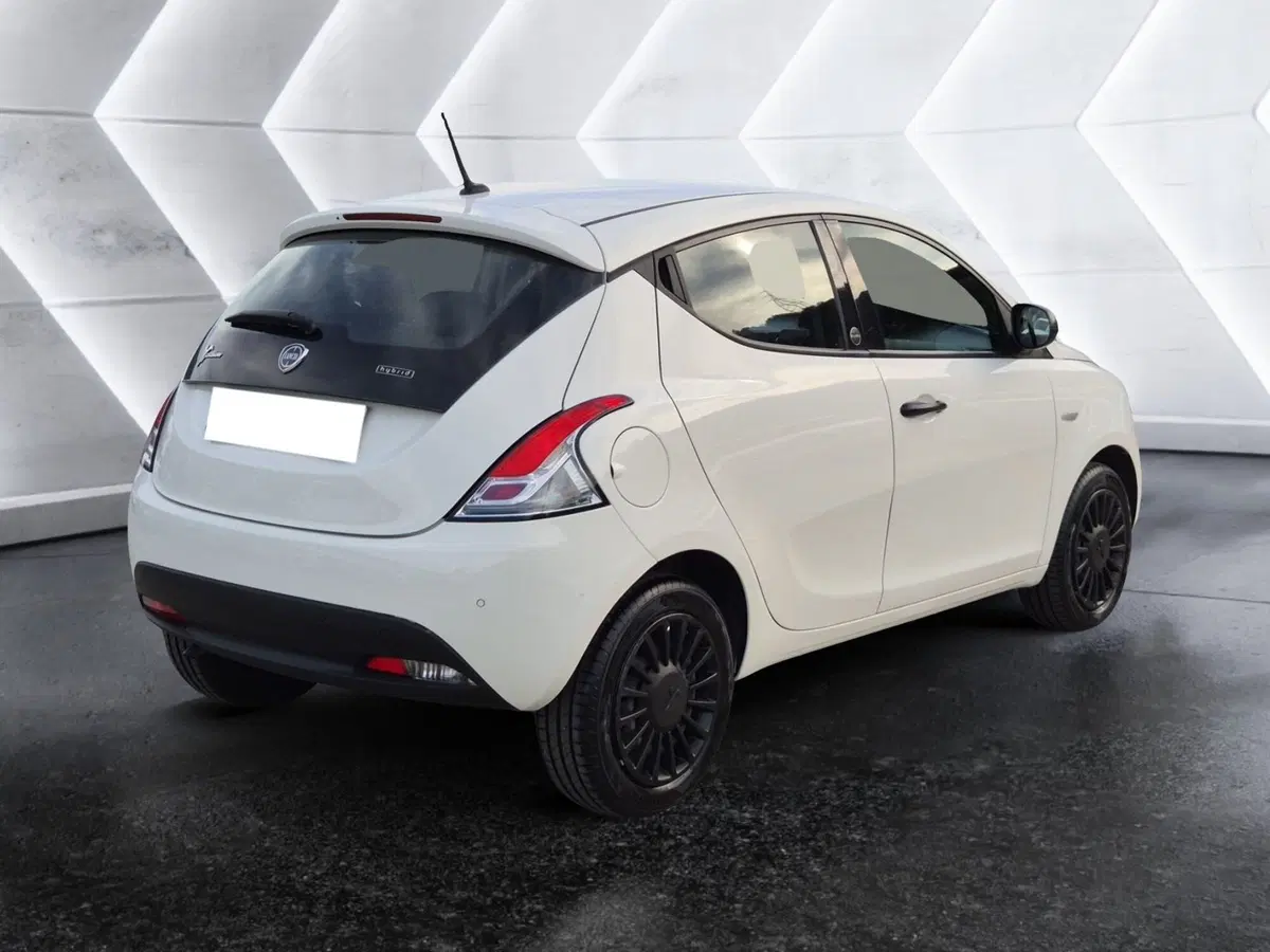 Lancia Ypsilon usata  (4)