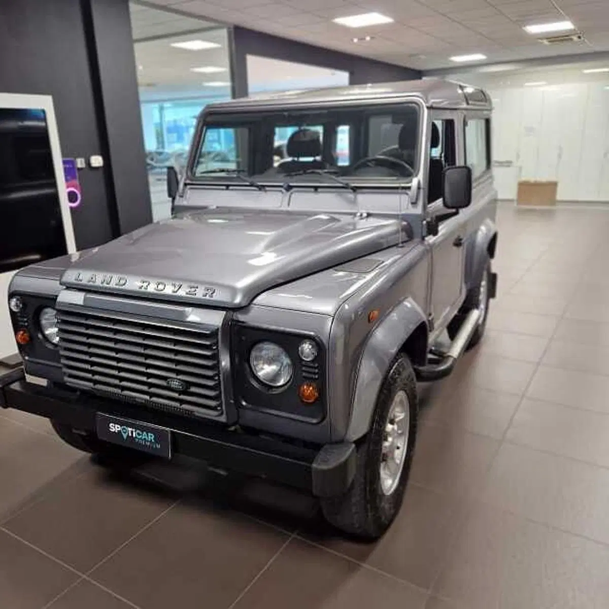 Land Rover Defender usata a Aosta (2)
