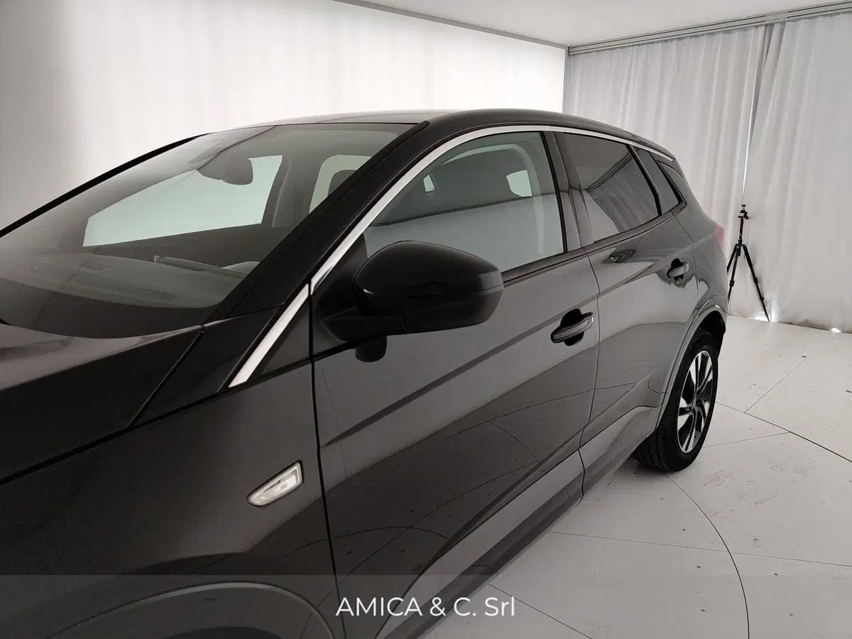 Opel Grandland nuova a Caserta (12)