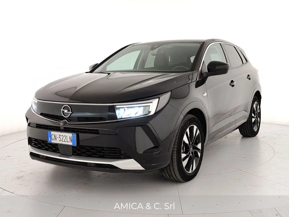 Opel Grandland nuova a Caserta (3)