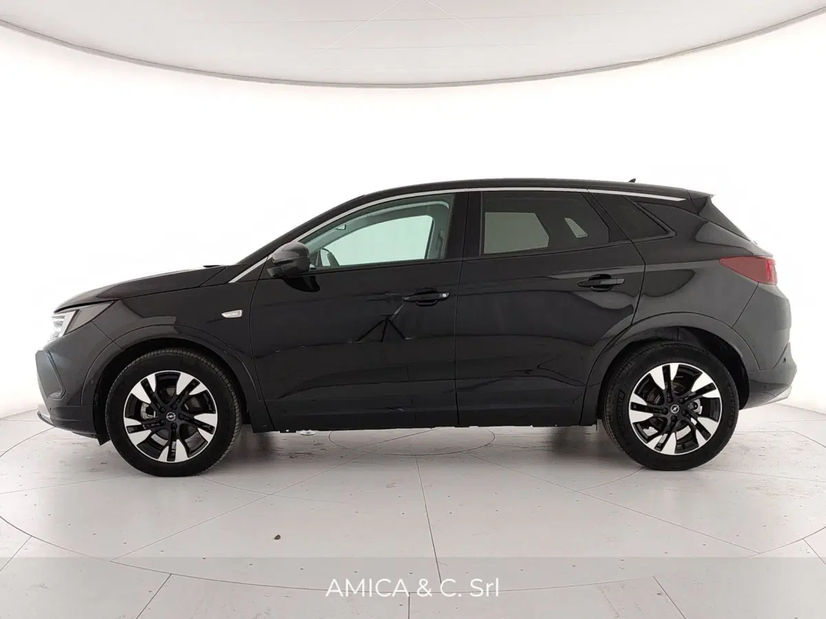 Opel Grandland nuova a Caserta (4)