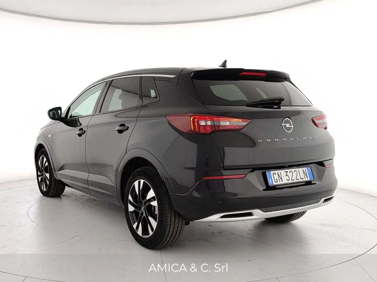 Opel Grandland nuova a Caserta (5)